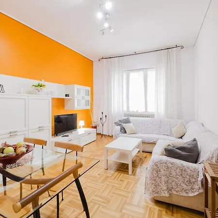 Cozy - 2 Bedrooms Apartment Cuneo