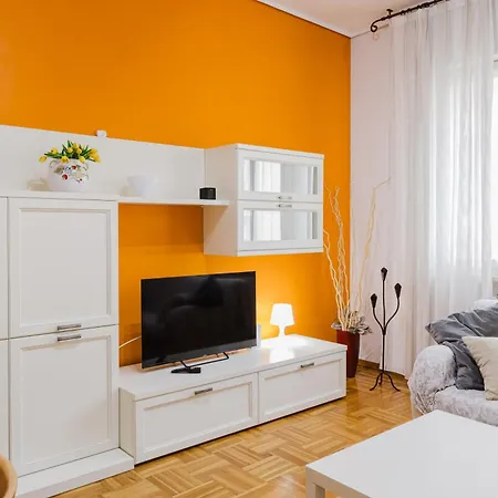 Cozy - 2 Bedrooms Apartment