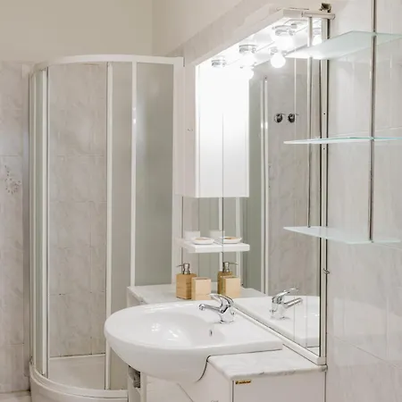 Cozy - 2 Bedrooms Cuneo