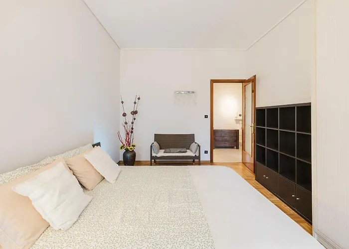 Cozy - 2 Bedrooms