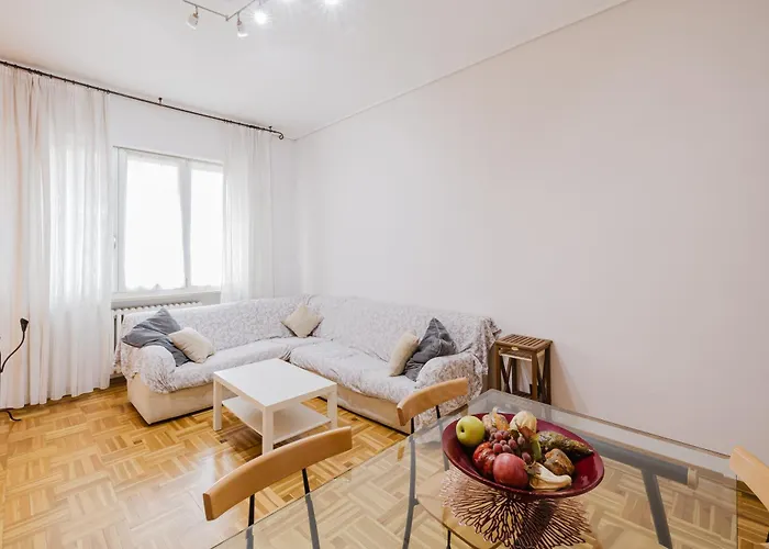 Cozy - 2 Bedrooms דירה *