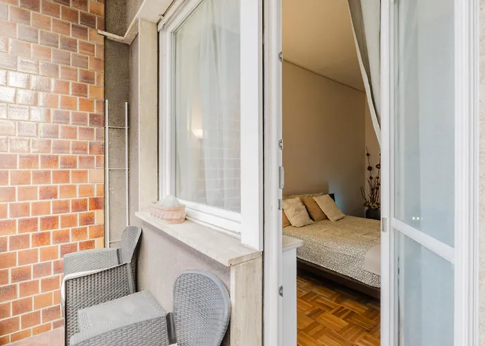 Cozy - 2 Bedrooms קונאו